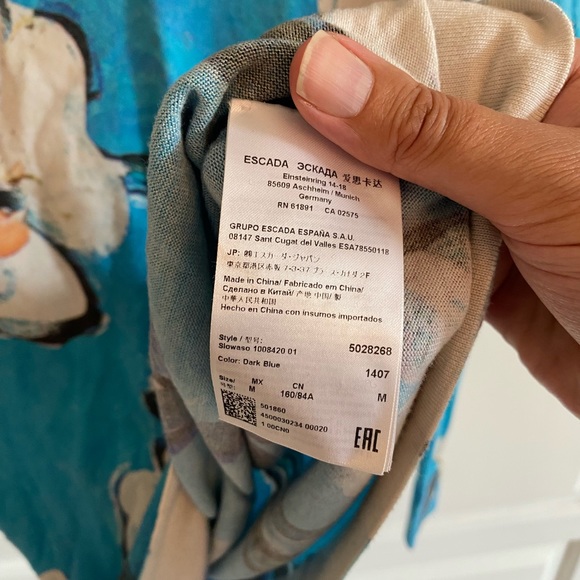 Escada Sweater - Picture 7 of 11